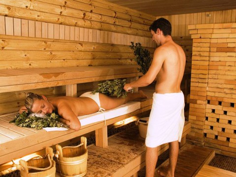 Уролог Садыков: Частые горячие ванны, баня и сауна могут привести к мужскому бесплодию